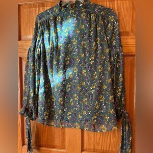 14W gray floral pattern long sleeve top button collar tie at wrist gold maroon